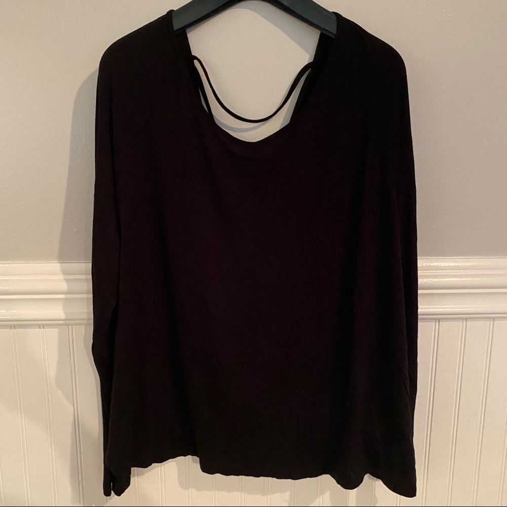 Vestique Long Sleeve Open Back Top